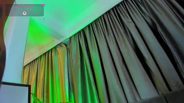 Snapshot of SofiDavid chatting on 11-16-25, 11:10 SofiDavid online show from 11-16-25, 11:10