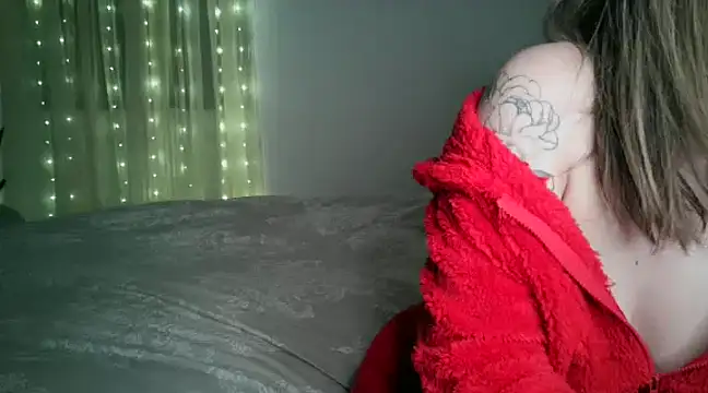 Snapshot of April_wow chatting on 12-14-24, 07:51 April wow online show from 12-14-24, 07:51