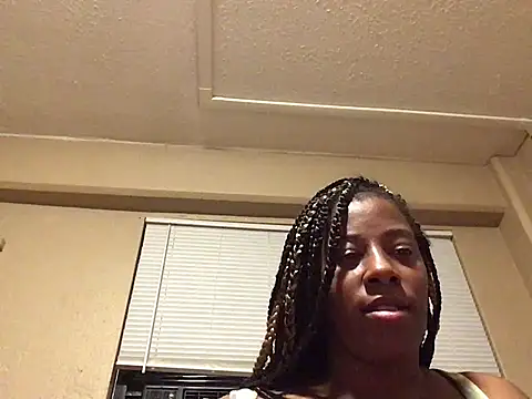 Snapshot of Eboni03 chatting on 12-13-24, 07:36 Eboni03 online show from 12-13-24, 07:36