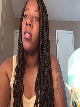 Snapshot of Eboni03 chatting on 09-10-25, 09:04 Eboni03 online show from 09-10-25, 09:04