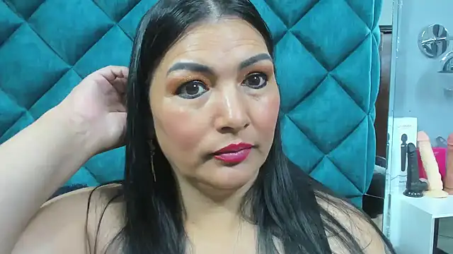 PENELOPELEWISs online show from 10-04-25, 04:54