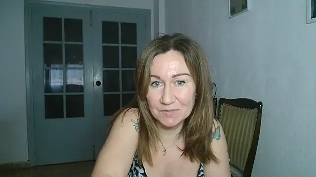 Snapshot of TamaraSweetxo chatting on 03-03-25, 07:32 TamaraSweetxo online show from 03-03-25, 07:32