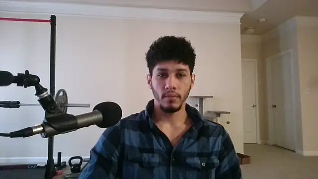 Snapshot of DamnKevin chatting on 02-25-25, 02:33 DamnKevin online show from 02-25-25, 02:33