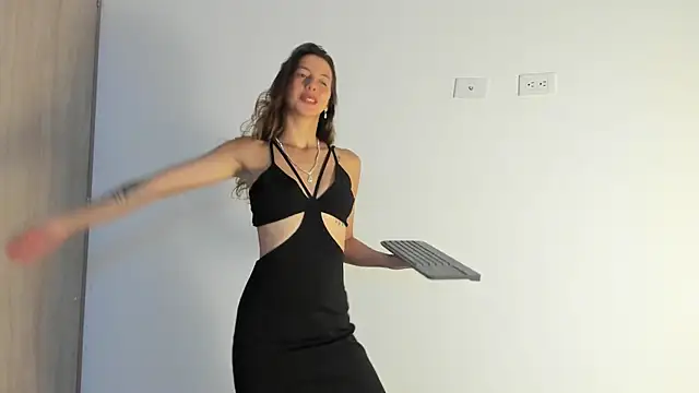 Snapshot of jolie_lov chatting on 09-15-25, 01:22 jolie lov online show from 09-15-25, 01:22
