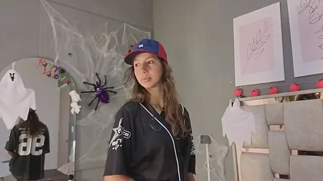 Snapshot of jolie_lov chatting on 10-16-25, 01:01 jolie lov online show from 10-16-25, 01:01