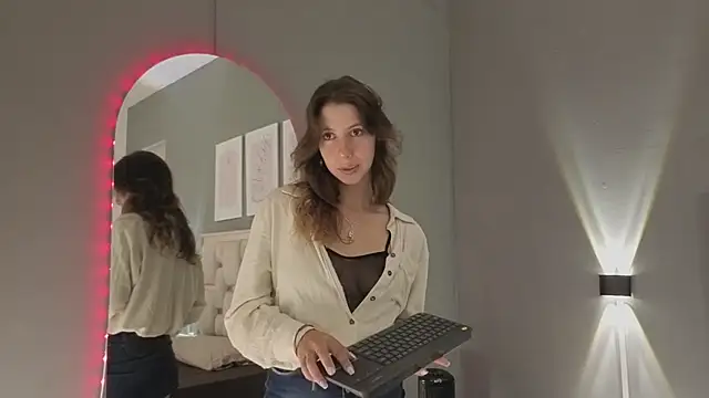 jolie lov online show from 11-06-25, 01:23