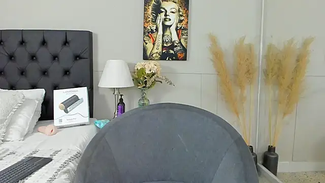 Robin Rief online show from 02-07-25, 03:34