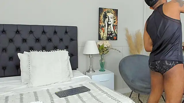 Robin Rief online show from 02-11-25, 03:40