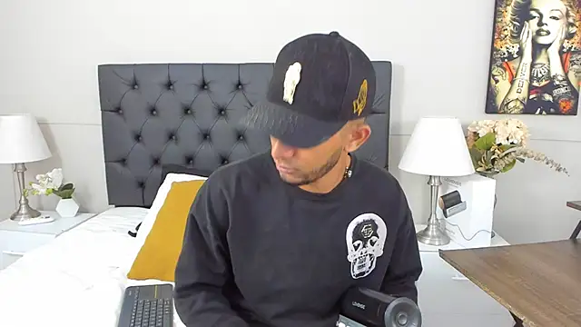 Robin Rief online show from 02-25-25, 03:31