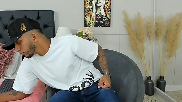 Robin Rief online show from 03-07-25, 03:19