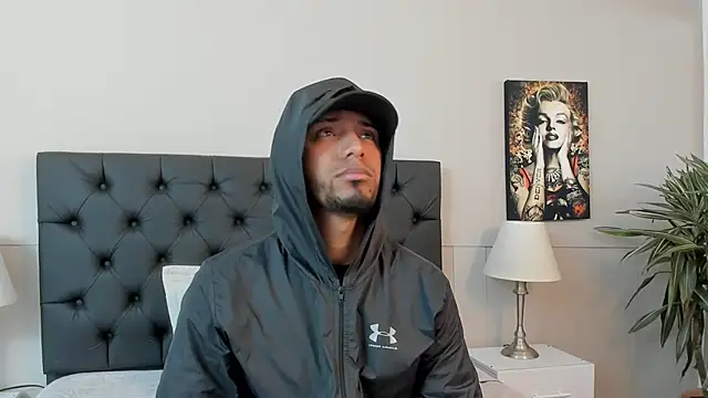 Robin Rief online show from 09-28-25, 03:12