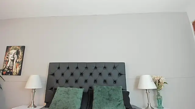 Robin Rief online show from 10-15-25, 03:06