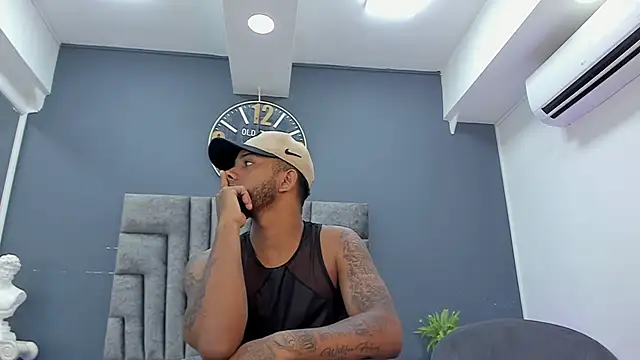 Robin Rief online show from 04-21-26, 01:42