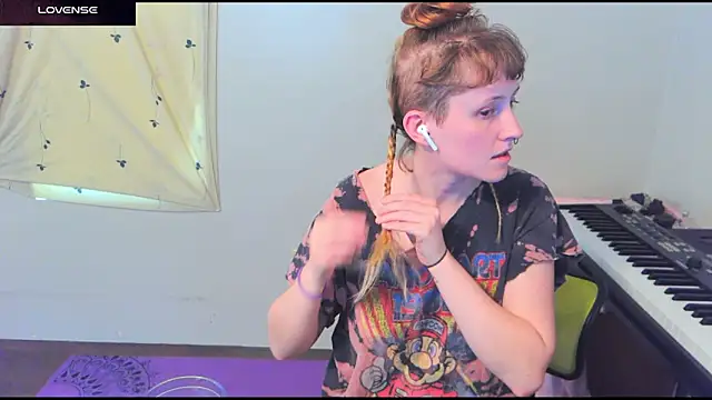  hellostormy  online show from 04-25-26, 05:21