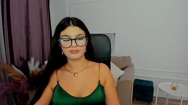 Snapshot of AlluringAriel chatting on 01-25-25, 07:28 AlluringAriel online show from 01-25-25, 07:28