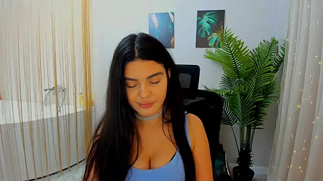 Snapshot of AlluringAriel chatting on 02-08-25, 05:39 AlluringAriel online show from 02-08-25, 05:39