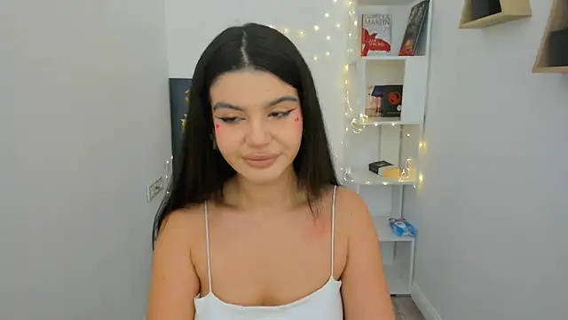 Snapshot of AlluringAriel chatting on 02-14-25, 12:36 AlluringAriel online show from 02-14-25, 12:36