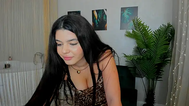 Snapshot of AlluringAriel chatting on 02-17-25, 01:47 AlluringAriel online show from 02-17-25, 01:47