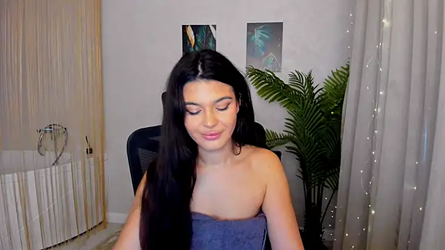 Snapshot of AlluringAriel chatting on 03-06-25, 09:47 AlluringAriel online show from 03-06-25, 09:47