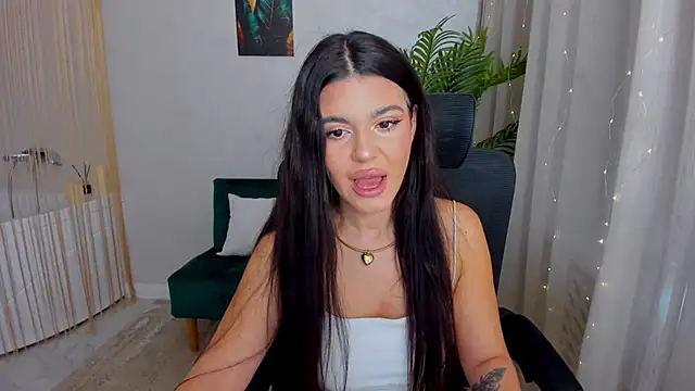 Snapshot of AlluringAriel chatting on 03-13-25, 12:46 AlluringAriel online show from 03-13-25, 12:46