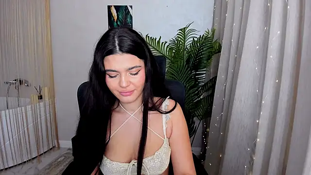 Snapshot of AlluringAriel chatting on 03-13-25, 06:56 AlluringAriel online show from 03-13-25, 06:56