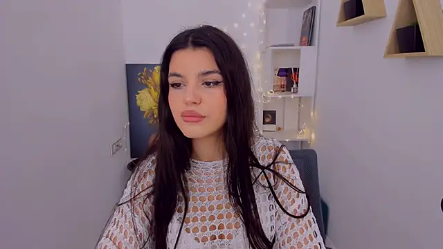 Snapshot of AlluringAriel chatting on 03-15-25, 06:36 AlluringAriel online show from 03-15-25, 06:36