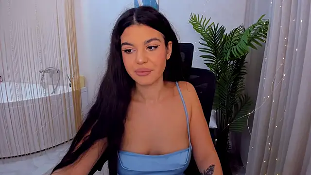 Snapshot of AlluringAriel chatting on 03-16-25, 10:42 AlluringAriel online show from 03-16-25, 10:42