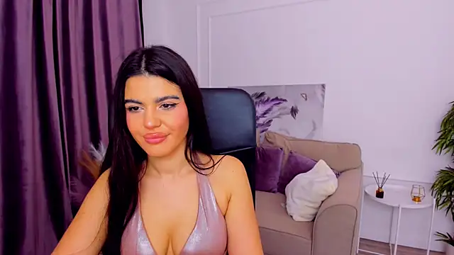 Snapshot of AlluringAriel chatting on 03-18-25, 01:43 AlluringAriel online show from 03-18-25, 01:43