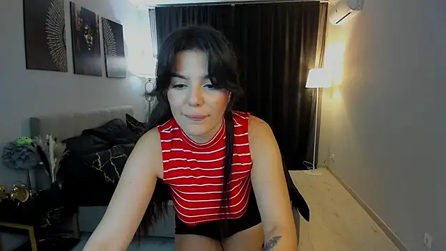 Snapshot of AlluringAriel chatting on 09-17-25, 07:37 AlluringAriel online show from 09-17-25, 07:37