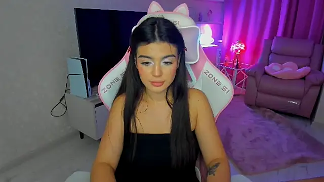 Snapshot of AlluringAriel chatting on 09-28-25, 07:41 AlluringAriel online show from 09-28-25, 07:41