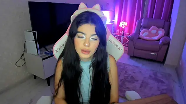 Snapshot of AlluringAriel chatting on 09-30-25, 05:40 AlluringAriel online show from 09-30-25, 05:40