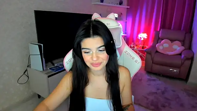 Snapshot of AlluringAriel chatting on 10-05-25, 07:23 AlluringAriel online show from 10-05-25, 07:23