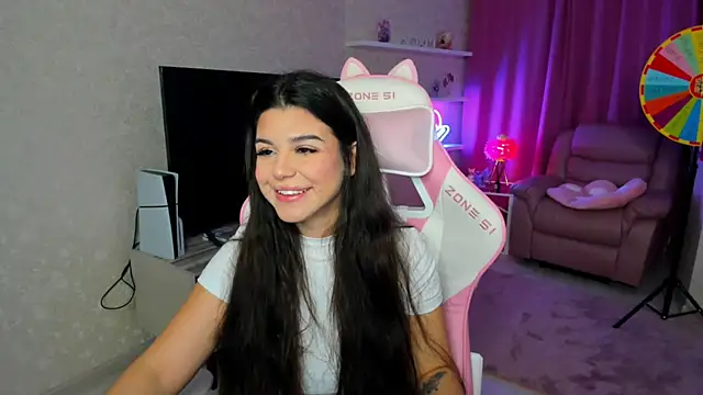 Snapshot of AlluringAriel chatting on 12-05-25, 07:32 AlluringAriel online show from 12-05-25, 07:32