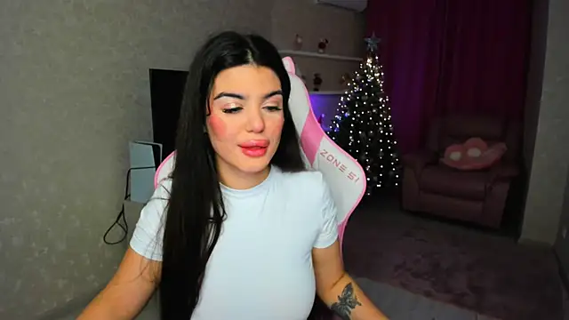 Snapshot of AlluringAriel chatting on 12-16-25, 07:30 AlluringAriel online show from 12-16-25, 07:30