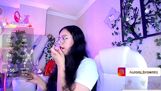 Aurora Brownn online show from 11-28-25, 04:37