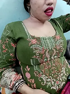 Snapshot of Haniya-143 chatting on 12-19-25, 10:22 Haniya-143 online show from 12-19-25, 10:22