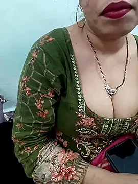 Snapshot of Haniya-143 chatting on 12-22-25, 09:34 Haniya-143 online show from 12-22-25, 09:34