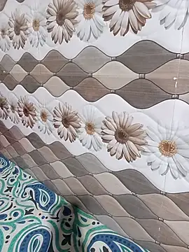 Snapshot of Haniya-143 chatting on 02-25-26, 06:39 Haniya-143 online show from 02-25-26, 06:39