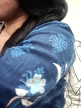 Snapshot of Haniya-143 chatting on 02-26-26, 05:34 Haniya-143 online show from 02-26-26, 05:34