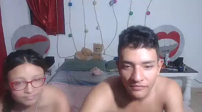 Snapshot of PartySexting chatting on 01-25-25, 08:10 PartySexting online show from 01-25-25, 08:10