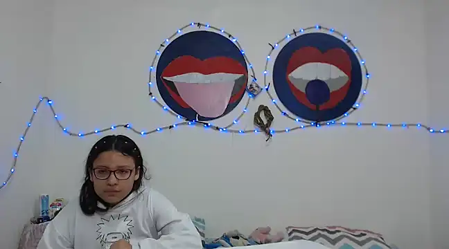 Snapshot of PartySexting chatting on 02-11-25, 09:09 PartySexting online show from 02-11-25, 09:09