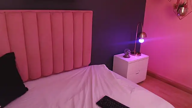 CrystalWoods94 online show from 11-30-25, 03:49