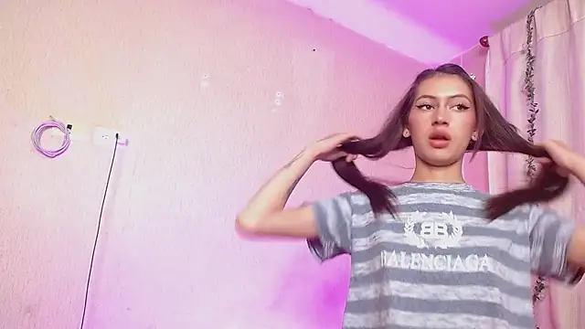 sara17  online show from 01-21-25, 07:26