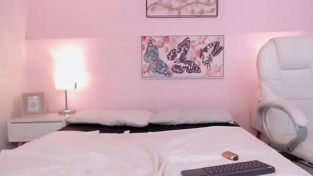 sara17  online show from 11-02-25, 04:15