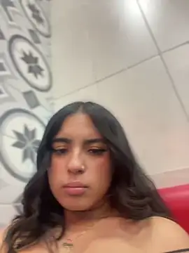 Snapshot of Emily-14 chatting on 12-23-24, 01:51 Emily-14 online show from 12-23-24, 01:51