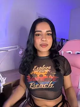 Snapshot of Emily-14 chatting on 09-24-25, 02:15 Emily-14 online show from 09-24-25, 02:15