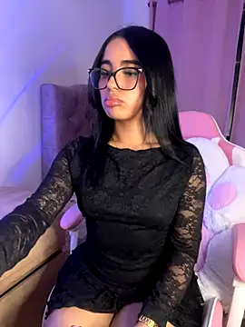 Snapshot of Emily-14 chatting on 12-01-25, 03:11 Emily-14 online show from 12-01-25, 03:11