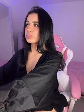 Snapshot of Emily-14 chatting on 03-18-26, 04:26 Emily-14 online show from 03-18-26, 04:26