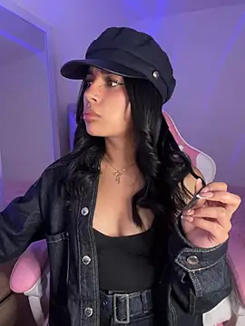 Snapshot of Emily-14 chatting on 03-22-26, 07:01 Emily-14 online show from 03-22-26, 07:01