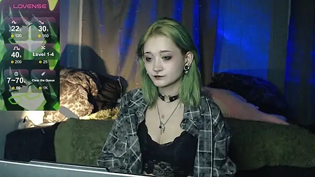 Snapshot of Milten-Trish chatting on 01-12-26, 02:50 Milten-Trish online show from 01-12-26, 02:50